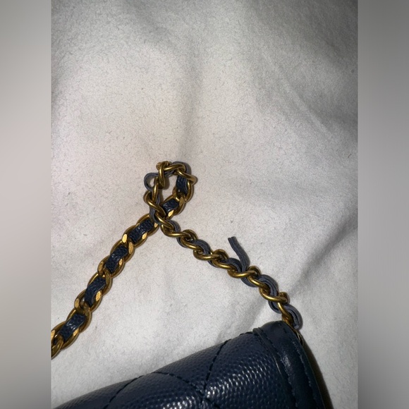 CHANEL Caviar Quilted CC Filigree Wallet On Chain WOC Navy - Picture 4 of 10